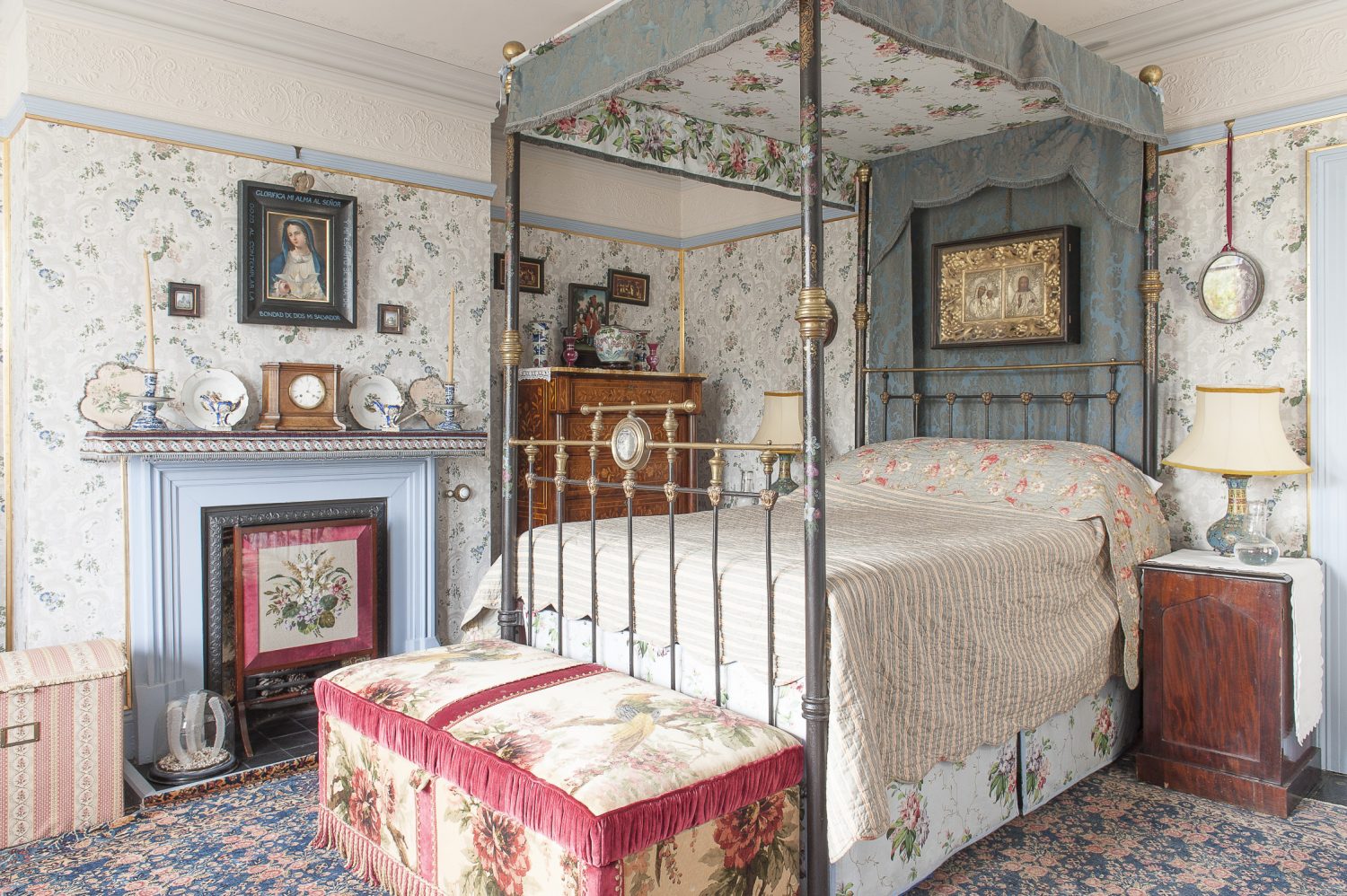 It's possible to enjoy the sea view whilst sitting on Mr Parry's four-poster bed
