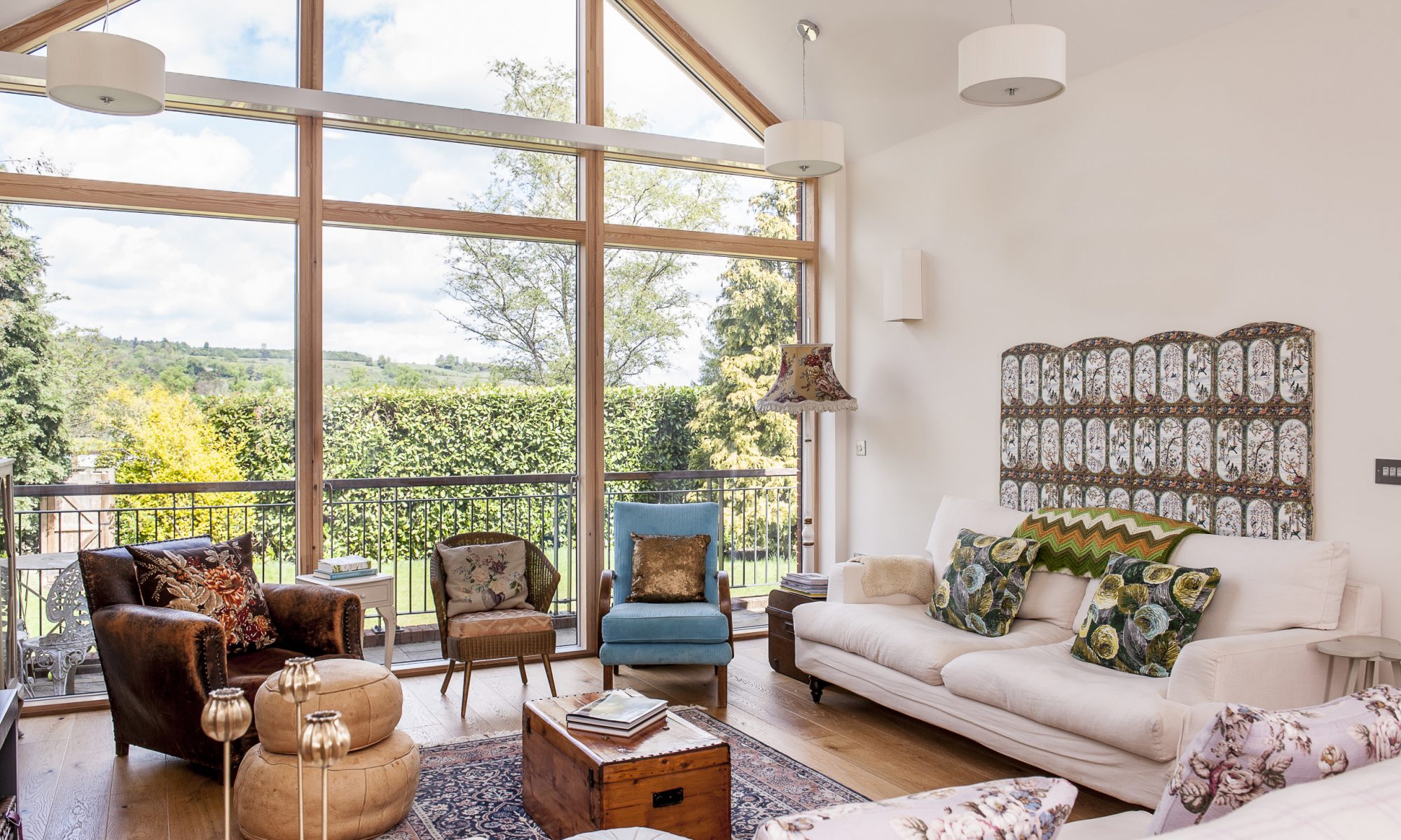 When Jenny and Doug Branson decided to make a move to Dorking they initially set their sights on Victorian properties. But for interior designer Jenny, a chance viewing of a new build property proved to be an irresistibly blank canvas...