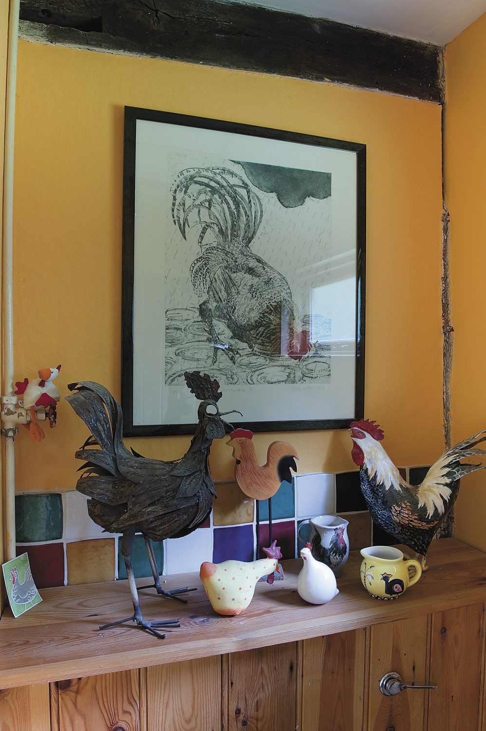 design happens. One chicken turned to two, then to three. The downstairs cloakroom is now known as the ‘chicken loo’!