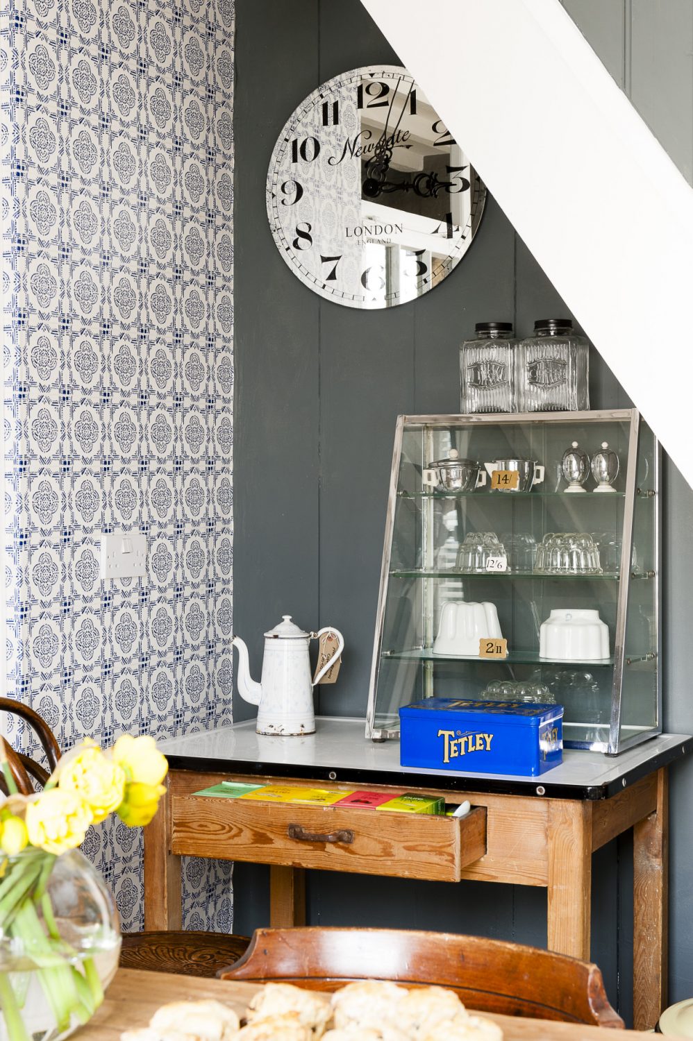 Diane has created her very own version of The Little Paris kitchen. She hasn’t been afraid to use dark colours in this low beamed house and has opted for a sophisticated dark grey – Farrow and Ball’s ‘Plummet