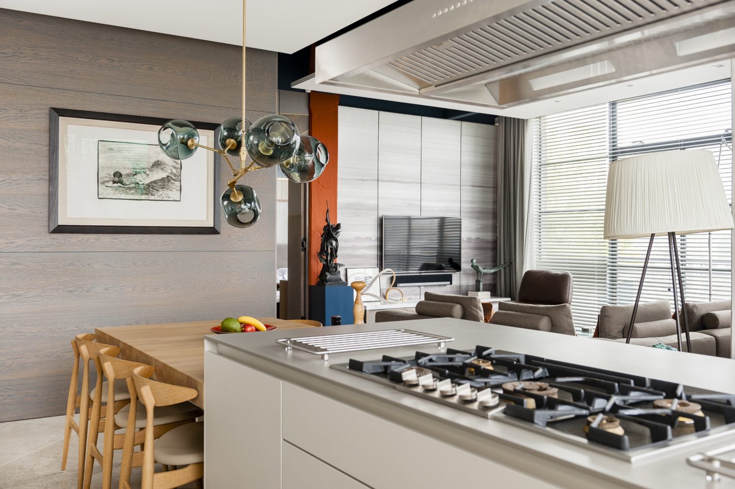 The Bulthaup kitchen is deceptively large for a one bedroomed apartment. “We had enough kitchen to go into a medium sized house, but it fits beautifully in this space,” says Mike