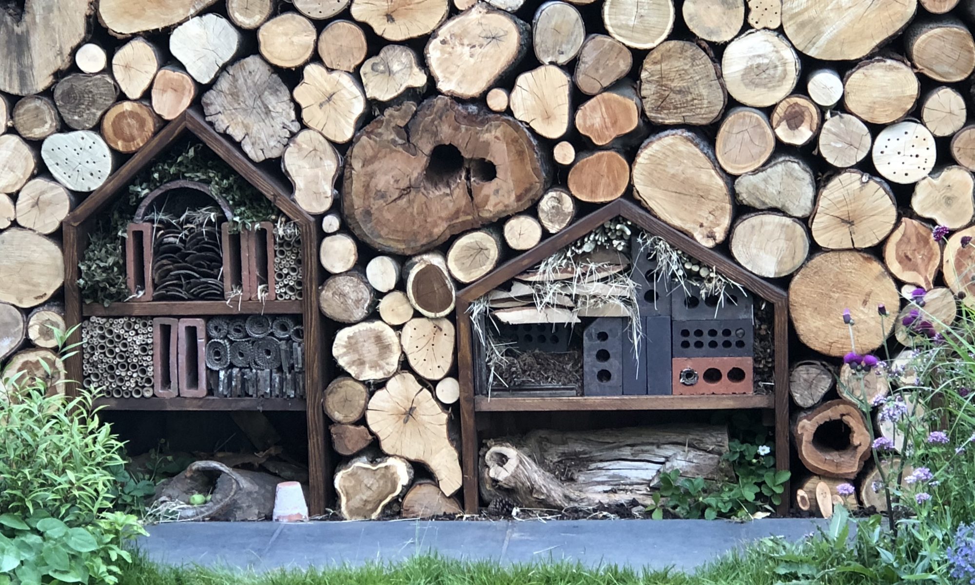 Bug hotels for overwintering insects