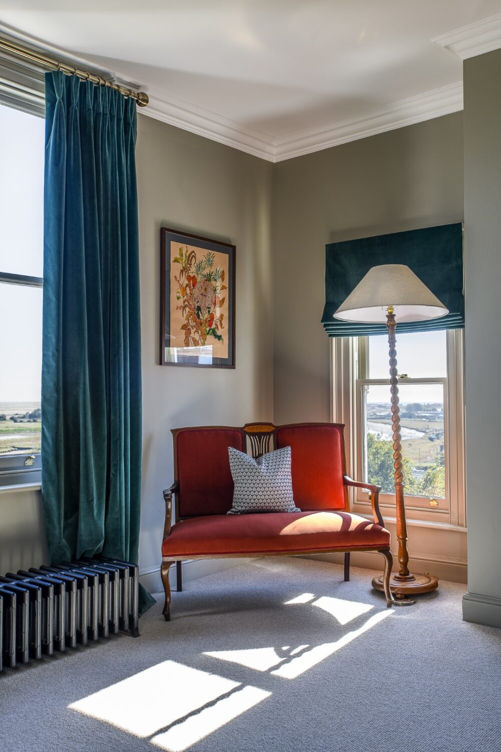 Off-whites chosen from Farrow & Ball’s range by artist Matt Burrows are the perfect choice for the bedroom walls and are complemented by the soft furnishings in a palette of muted oranges, deep turquoise and soft neutrals