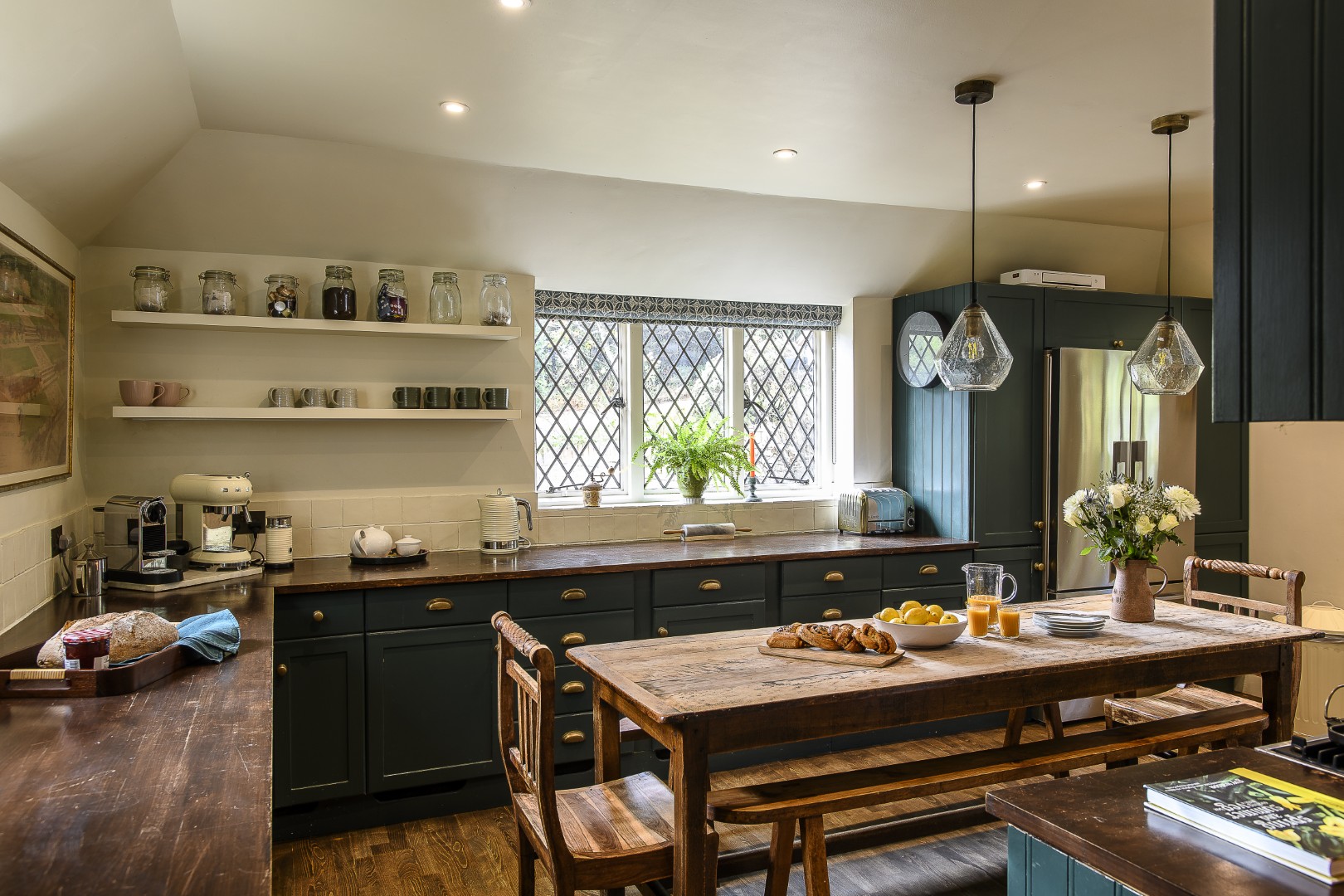 The well-equipped kitchen is perfect for cosy, informal breakfasts