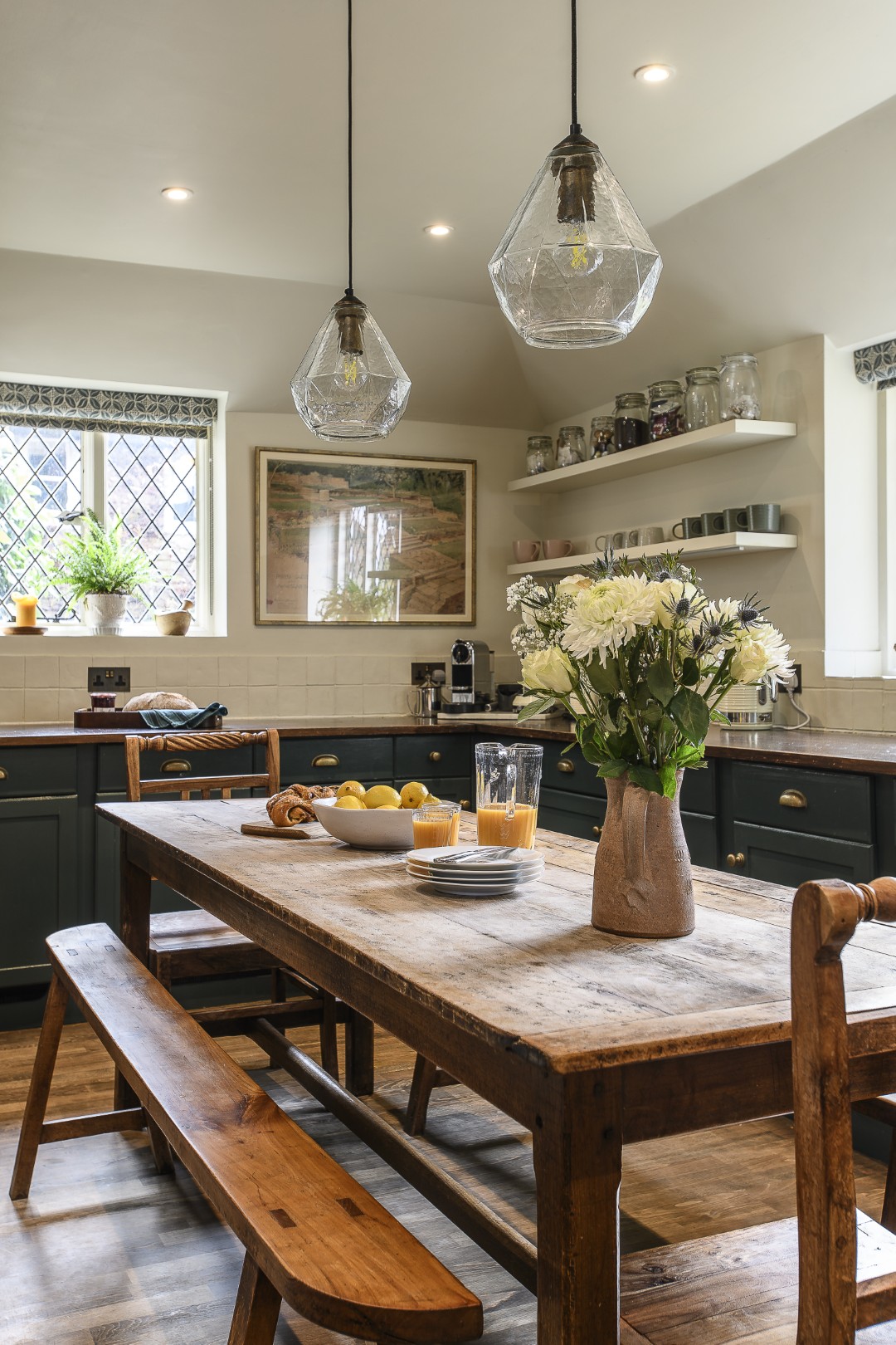 The well-equipped kitchen is perfect for cosy, informal breakfasts