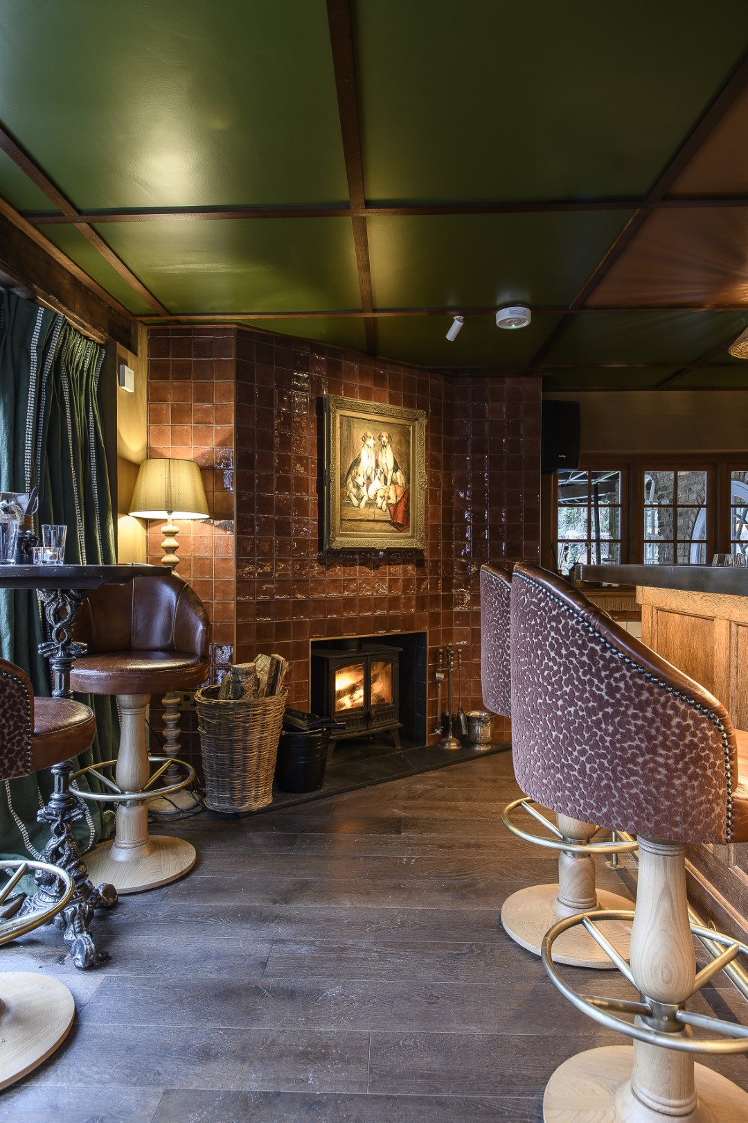 The Pub welcomes both members and non-members. Open every day for lunch, dinner and drinks, the menu champions local ingredients, many of which are grown at Crafted’s own on-site plot