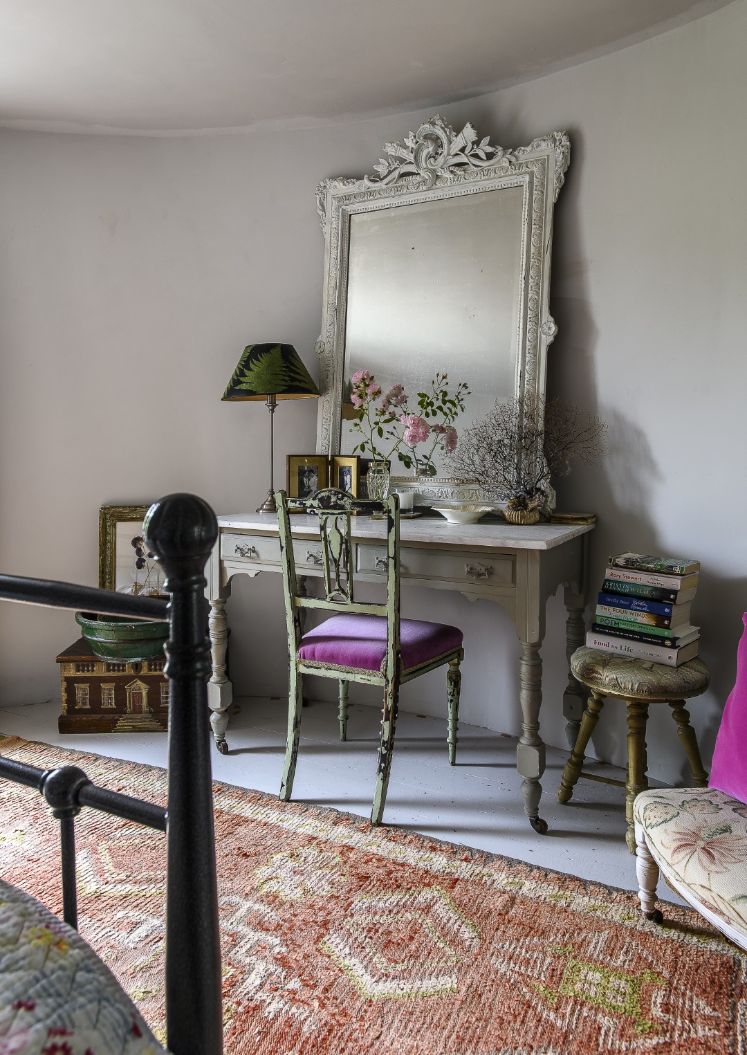 A guest room
