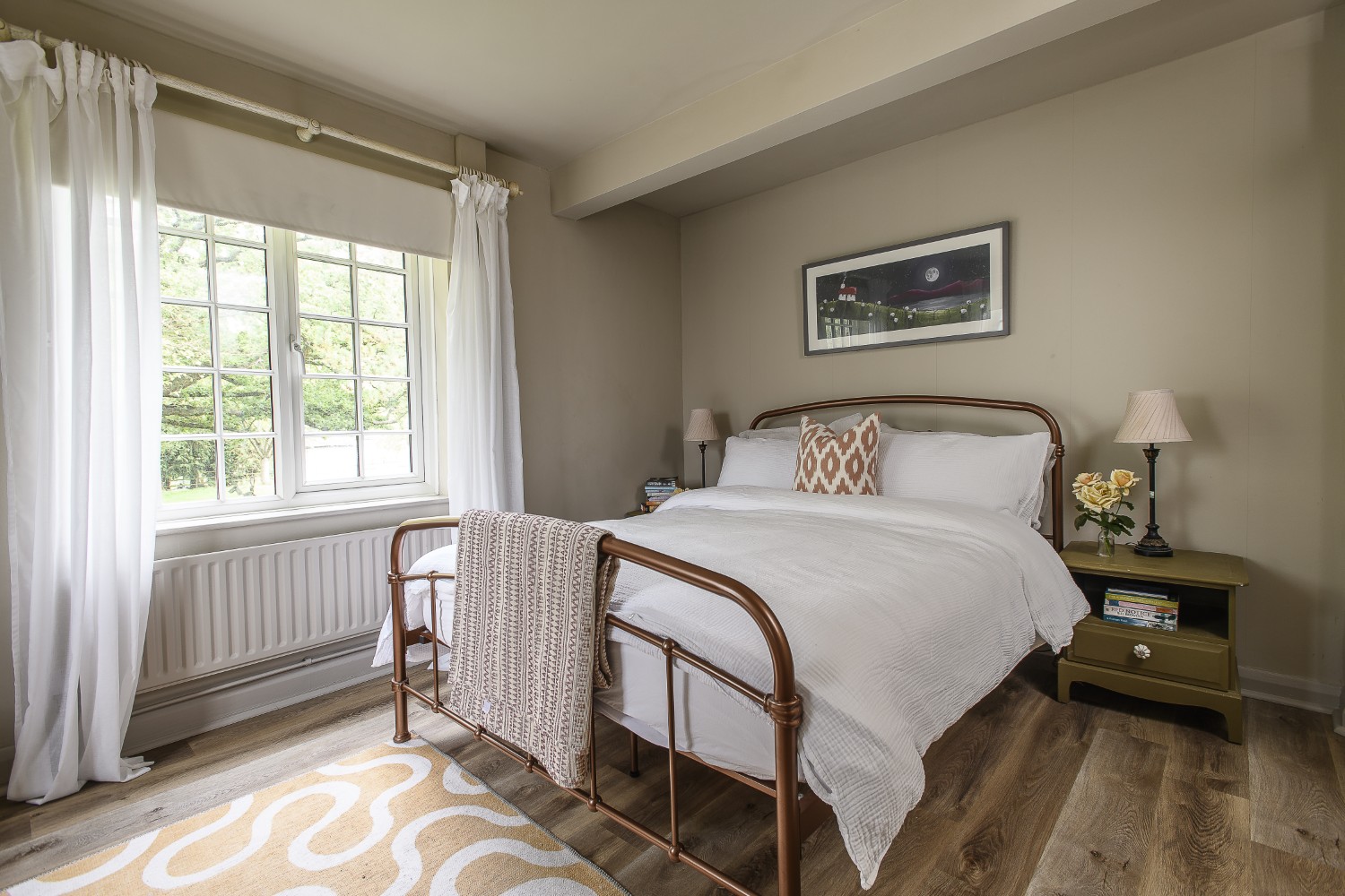 “I really like kilim fabrics… and I love geometric patterns. Anything with diamonds, triangles – I’m obsessed with it.” Carefully curated cushions, throws and fabrics all add to the cottage’s cosiness and overall ‘vibe’ as Sarah calls it